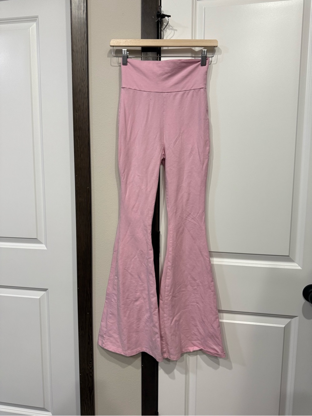 Edikted High-Waist Pink Flared Yoga Pants